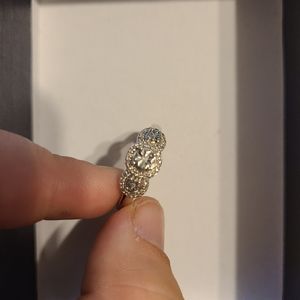 Diamond ring